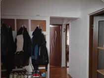 Vand apartament cu 3 camere