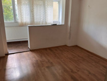 Vanzare Apartament 4 Camere 93 mp Colentina Lac