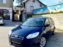 Vând Ford focus mk3 navi