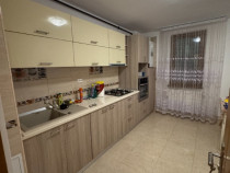Vand apartament cu 3 camere decomandat