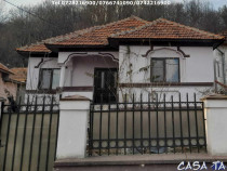 Casa situata &icirc;n Oras Tismana - Isvarna