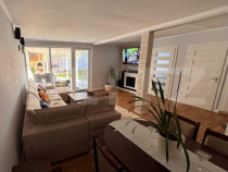 Casă individuală modernă cu piscină și grădină amenaj