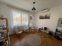 Casa individuala cu 5 camere, 2 bai si beci in zona Blasc...