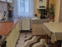 Apartament cu 2 camere, decomandat - zona Tractorul