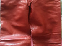 Pantaloni din piele naturala