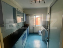 Apartament de vanzare, cu 3 camere, semidecomandat, 84 mp, z