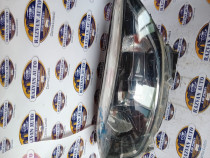 Far stanga lupa Renault Captur 2013