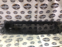 Grila bara fata Dacia Duster 2013