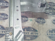 Macara geam dreapta spate Dacia Duster 2019