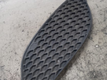 Grila proiector stanga Opel Zafira 2008