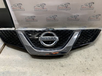 Grila bara fata Nissan Qashqai - Motorina 2015