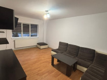 Închiriez apartament 3 camere Zona Sarari