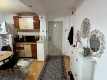 Vand apartament cu 2 camere decomandat