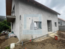 Casa/Villa , 5 camere, singur in curte - oras Codlea/Brasov
