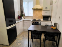 Apartament cu 3 camere, 47 mp, zona Centrala