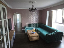 Apartament cu 3 camere in zona Circumvalatiunii cu centra...