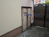 VAND CASA IN CENTRUL VECHI,DEJ,CURTE COMUNA,DE RENOVAT
