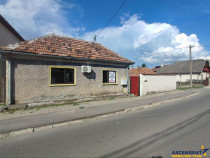 OFERTA REZERVATA!!! Casa personalizabila, cu curte si garaj,