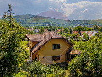 Casa CU POVESTE rezidential/ vacanta in Teliu cu 1700 mp ...