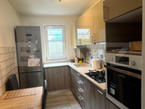 Apartament de vanzare, cu 3 camere decomandat, 60 mp, zona A