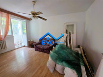 Apartament de , 2 camere , etajul 1 , Podu Ros