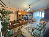 Apartament decomandat cu 3 camere și 2 balcoane, zona Vasil