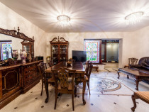 Vila zona Expo Parc - 2 apartamente, curte comuna