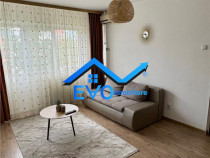 Apartament cu 2 camere, geam la baie, aer conditionat, zona