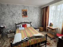 Vand apartament cu 2 camere decomandat