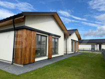 Casa individuala de 3 camere, 110mp, curtea 350mp, zona Sani