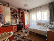 Apartament cu 4 camere, decomandat, 76 mp, zona Parcul Teilo