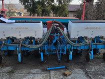 Utilaje agricole (tractoare, semanatoare, etc.)