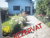Casă unifamilială complet mobilată și utilată gata pen
