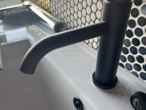 Vindem robineți lavoar baie