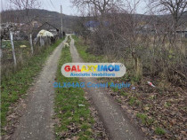 Vindem teren intravilan 1000 mp in Calinesti , dubla deschid