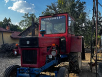 Tractor V. sau schimb cu autoplatforma