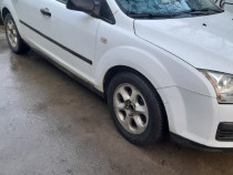 Vand Ford Focus 2, Euro 4 din 2005 1,6 TDCI,unic proprietar.Consum 6