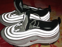 Adidași noi Nike gri nefolositi