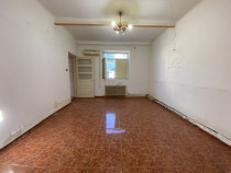 Apartament cu 4 camere - Piata Ovidiu - 120 mp