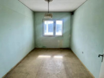 Apartament cu 3 camere, decomandat - zona Grivitei