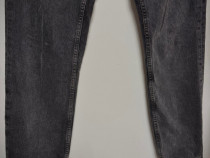 Blugi Zara negri simpli &ndash; clasici, ușor de asortat