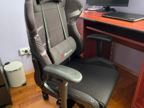 Scaun Arozzi &icirc;n perfecta stare de functionare