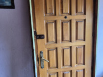Vand usa intrare lemn masiv cu toc si vizor