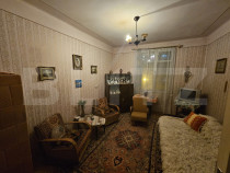 Apartament de v&acirc;nzare cu 2 camere, 80mp, decomandat, Ocna M