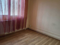 Apartament 3 camere zona Garii,etajul 1,2 balcoane,liber,11