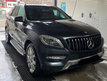 Mercedes-Benz ML 250 - 4x4 - Xenon - Panoramic - interior superb