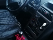 Mașina opel astra g