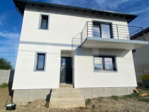 Casa individuala cu 4 camere, zona Cristian