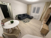 Apartament 2 camere semi-decomandat Renovat total