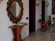 Consolă ornamentala cu oglindă